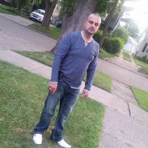 Meet your Posher, Amar